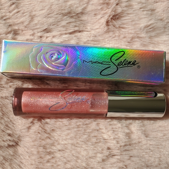 MAC Cosmetics x Selena Bidi Bidi Bom Bom Gloss - Picture 3 of 10